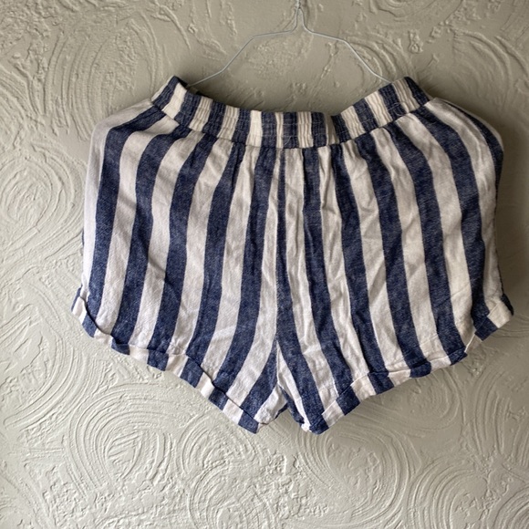 Blue and white striped Forever 21 shorts, size S. - Picture 2 of 5